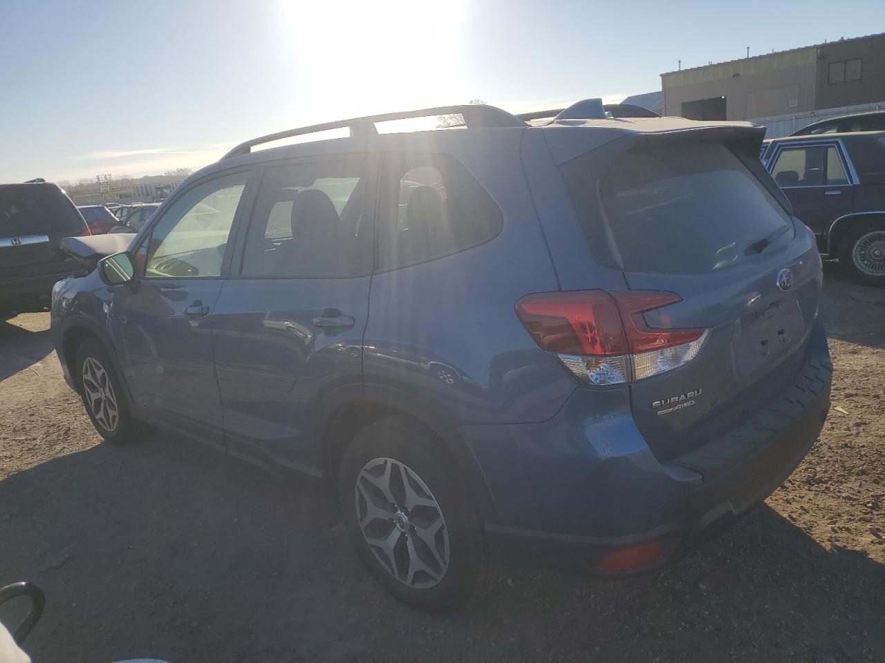 Image 2 of 2021 SUBARU FORESTER PREMIUM 2021 with VIN JF2SKAJC2MH593306
