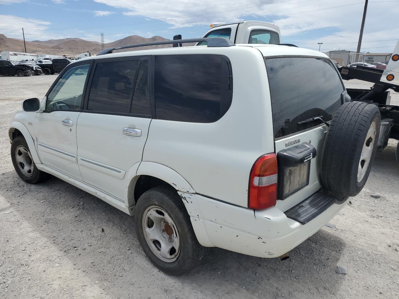 Image 2 of 2002 SUZUKI XL7 PLUS 2002 with VIN JS3TX92V624110005