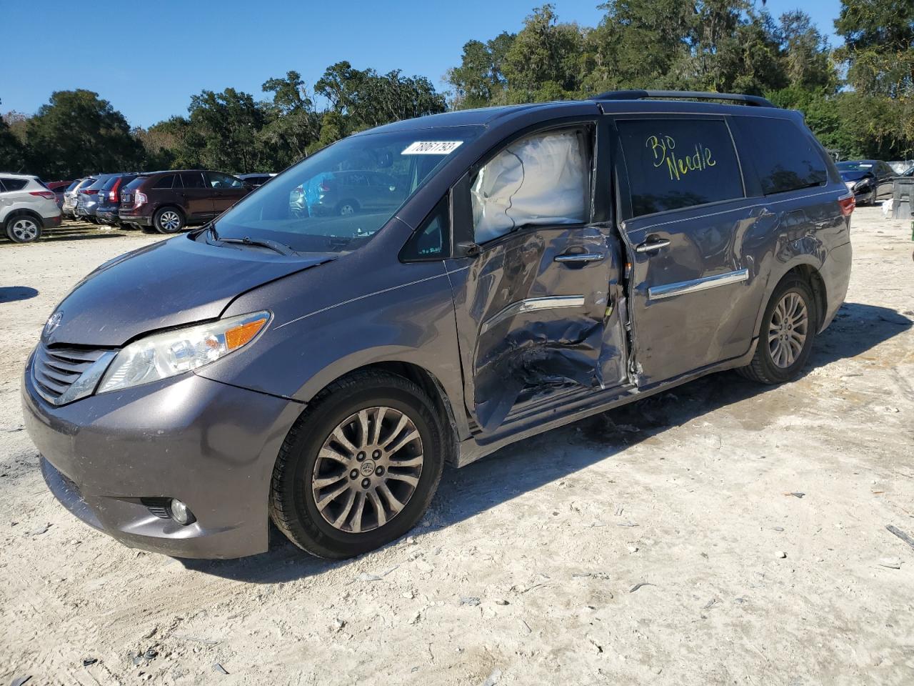 Obraz 1 z 2015 TOYOTA SIENNA XLE 2015 z VIN 5TDYK3DC4FS604031
