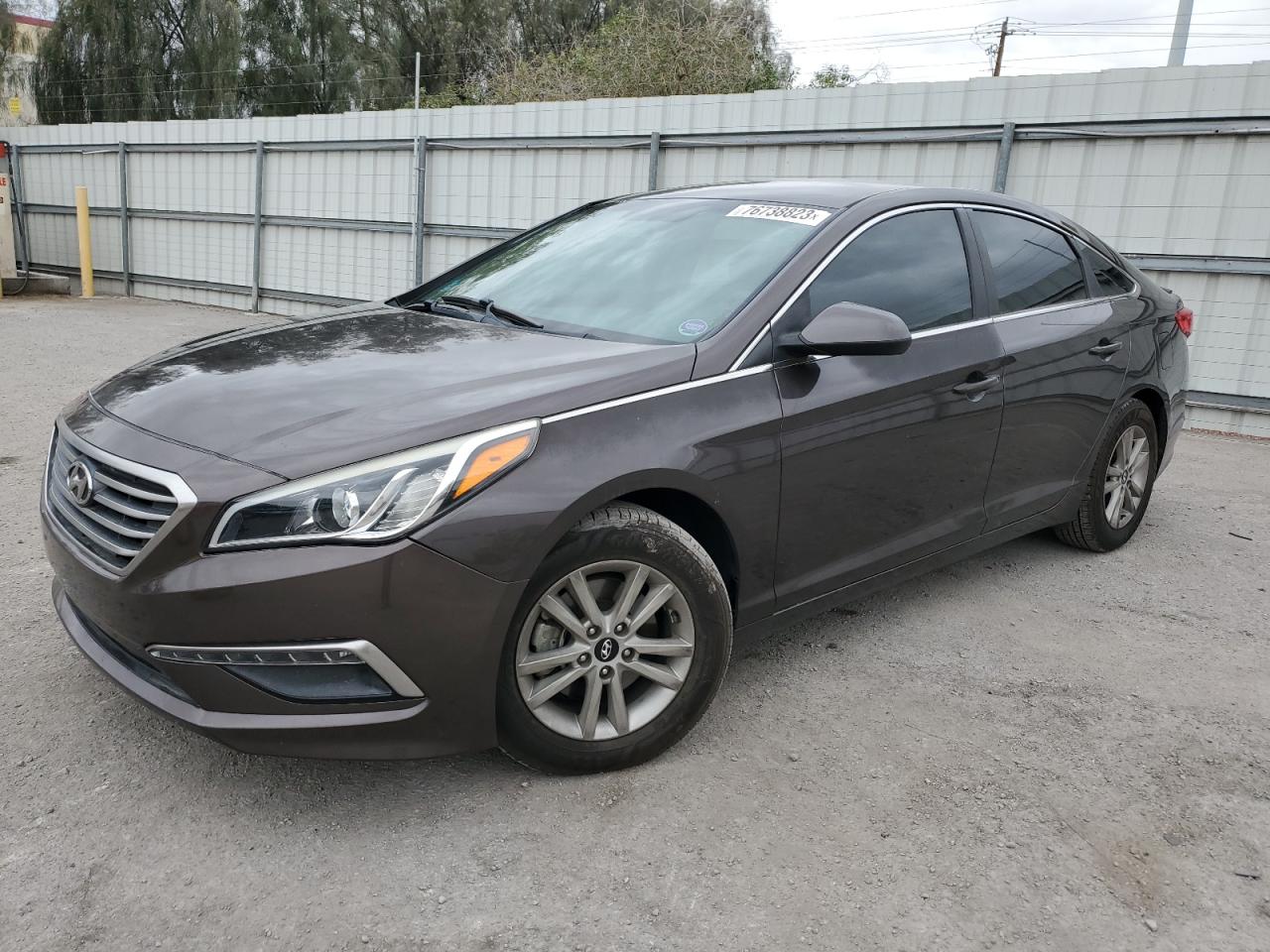 Obraz 1 z 2015 HYUNDAI SONATA SE 2015 z VIN 5NPE24AFXFH185714
