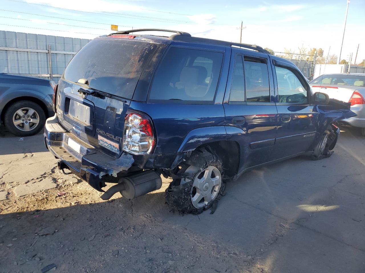 Image 3 of 2002 CHEVROLET TRAILBLAZER  2002 with VIN 1GNDT13S222254920