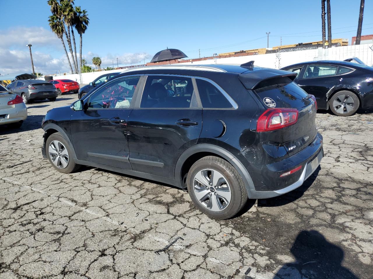 Image 2 of 2019 KIA NIRO TOURING 2019 with VIN KNDCE3LC6K5264531