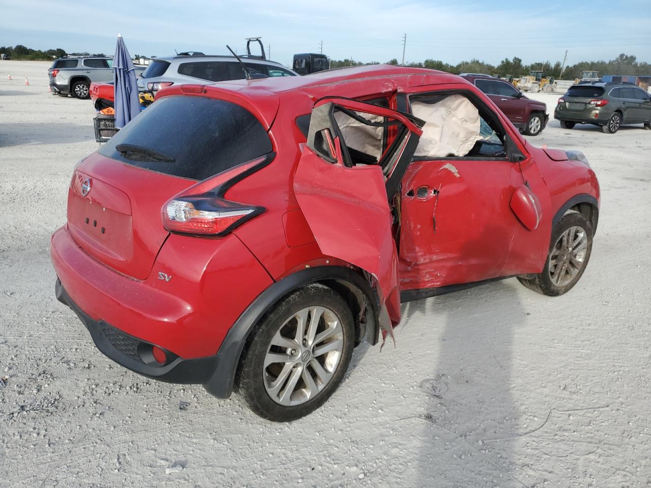 Image 3 of 2015 NISSAN JUKE S 2015 with VIN JN8AF5MR7FT513492