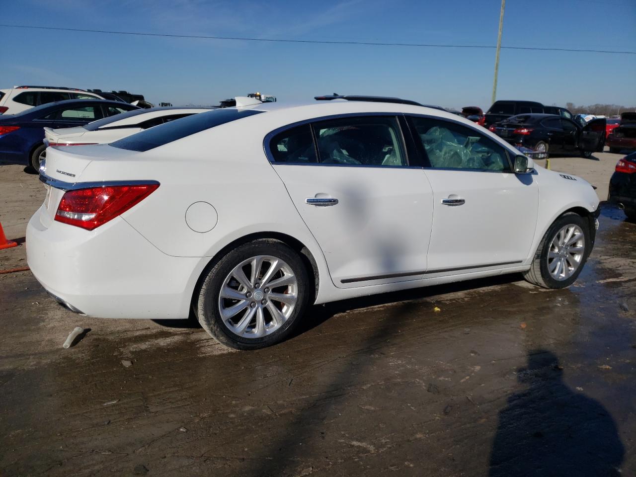 Изображение 3 2015 BUICK LACROSSE  2015 с VIN 1G4GB5G39FF261991
