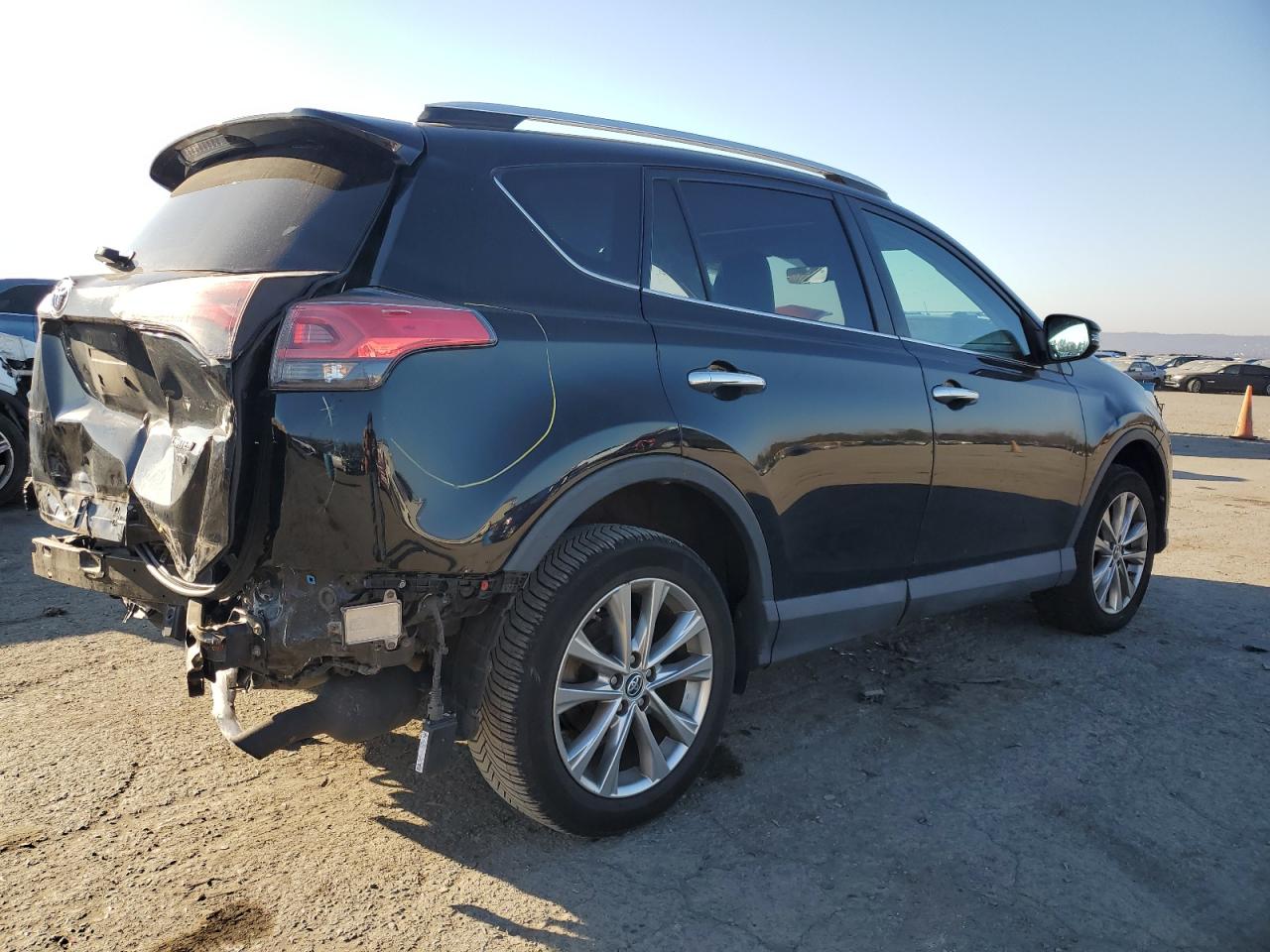 Image 3 of 2016 TOYOTA RAV4 LIMITED 2016 with VIN 2T3DFREV0GW412062