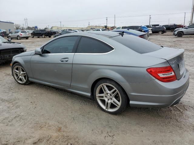 Obraz 2 z 2013 MERCEDES-BENZ C 250 2013 z VIN WDDGJ4HB5DG056656