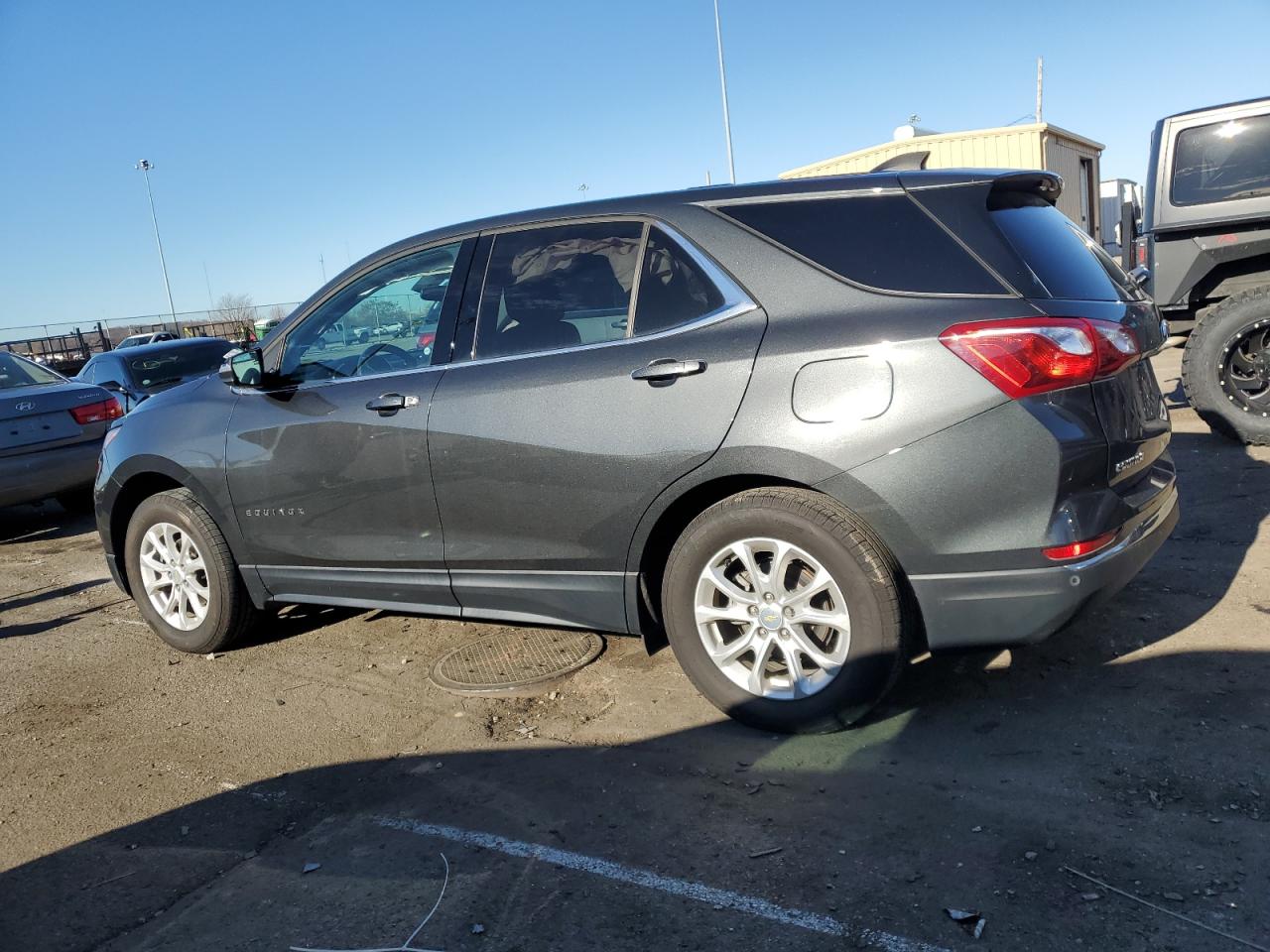 Image 2 of 2018 CHEVROLET EQUINOX LT 2018 with VIN 2GNAXJEV1J6206938