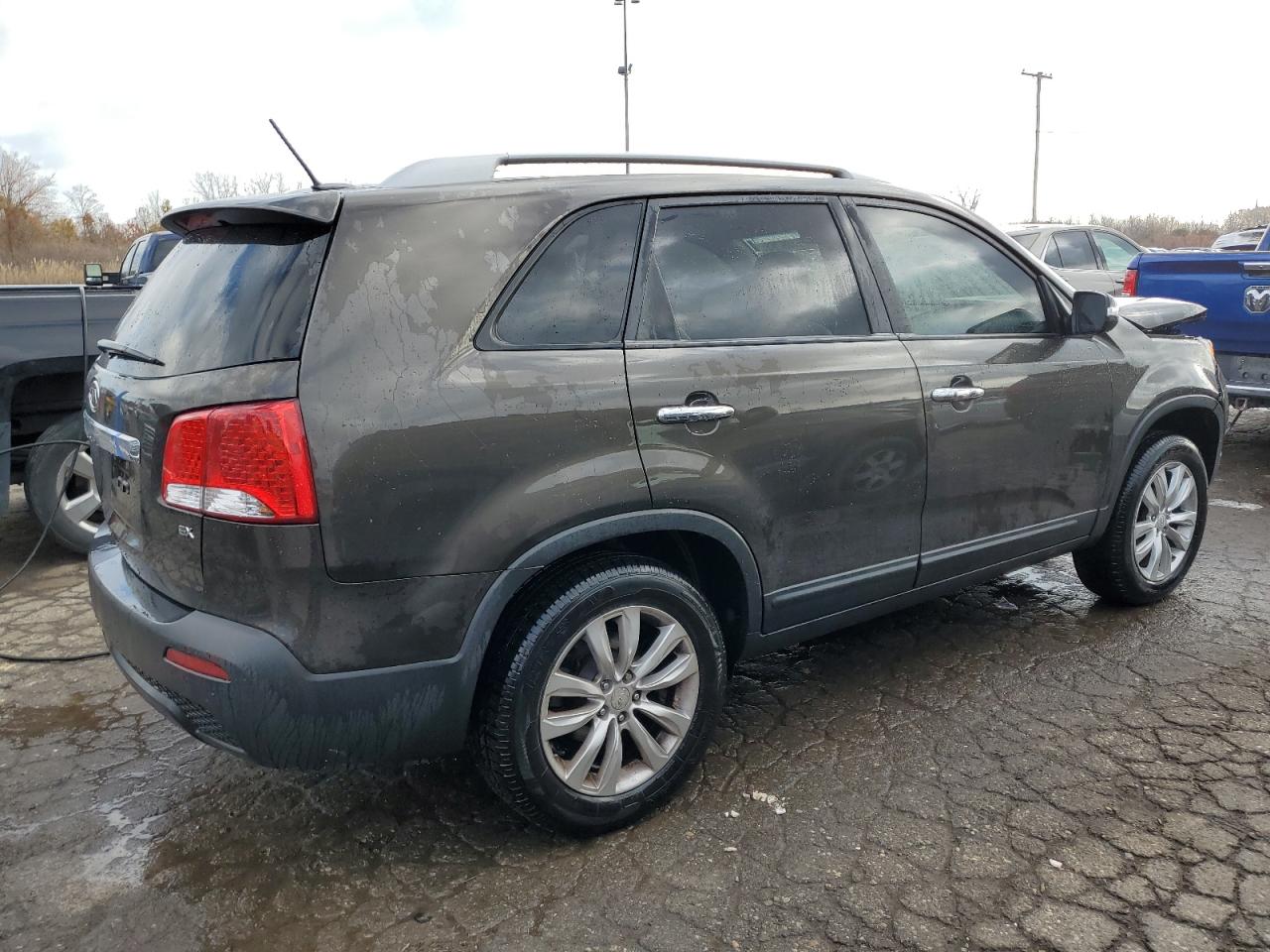 Изображение 3 2011 KIA SORENTO EX 2011 с VIN 5XYKU4A16BG152065