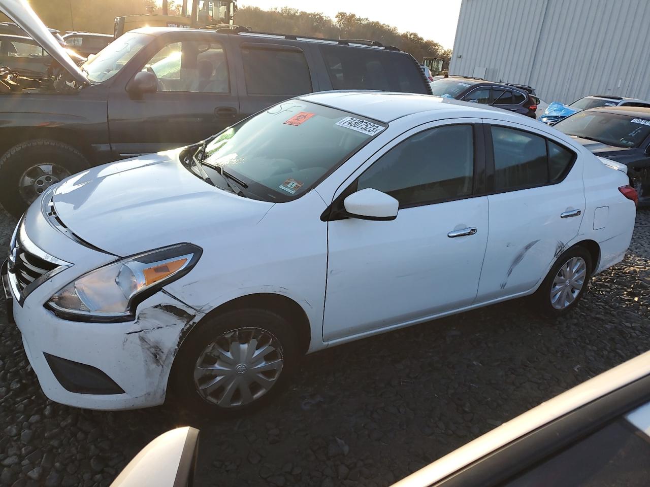 Изображение 1 2017 NISSAN VERSA S 2017 с VIN 3N1CN7AP3HK421575