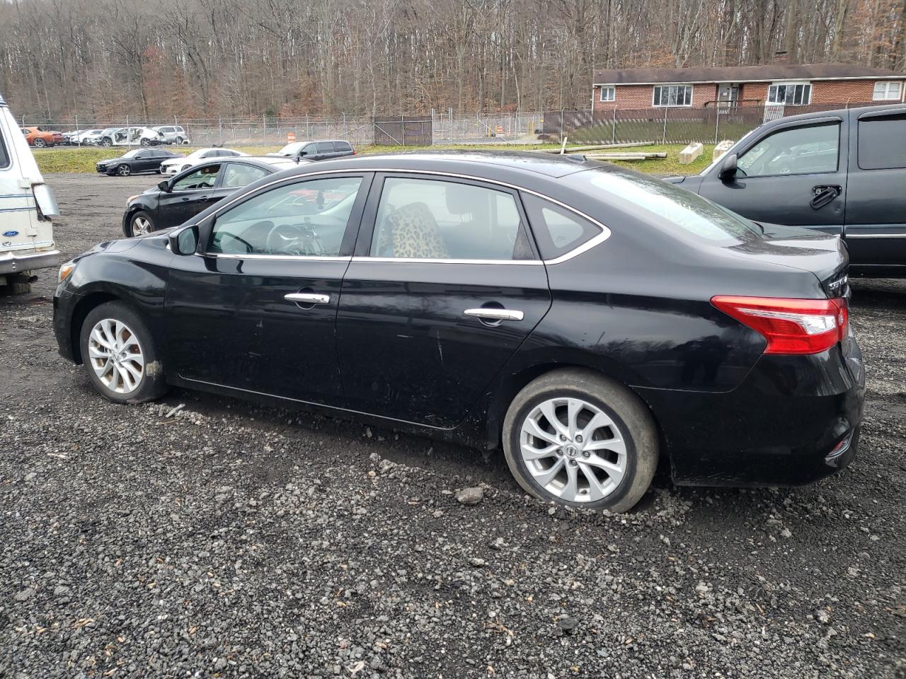 Obraz 2 z 2019 NISSAN SENTRA S 2019 z VIN 3N1AB7AP6KY330871