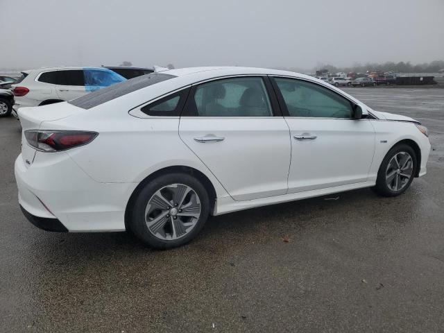 Image 3 of 2019 HYUNDAI SONATA PLUG-IN HYBRID 2019 with VIN KMHE14L26KA093400