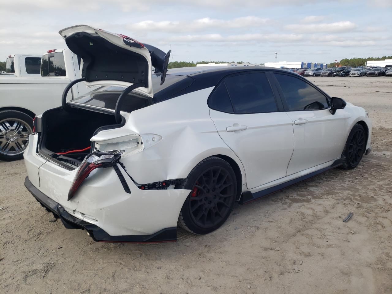 Изображение 3 2023 TOYOTA CAMRY TRD 2023 с VIN 4T1KZ1AK8PU073572