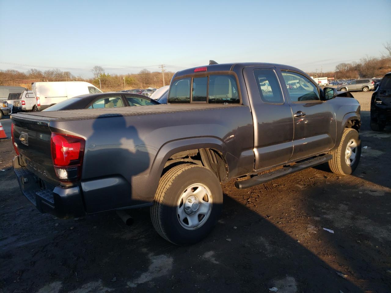 Изображение 3 2018 TOYOTA TACOMA ACCESS CAB 2018 с VIN 5TFSX5EN4JX059387