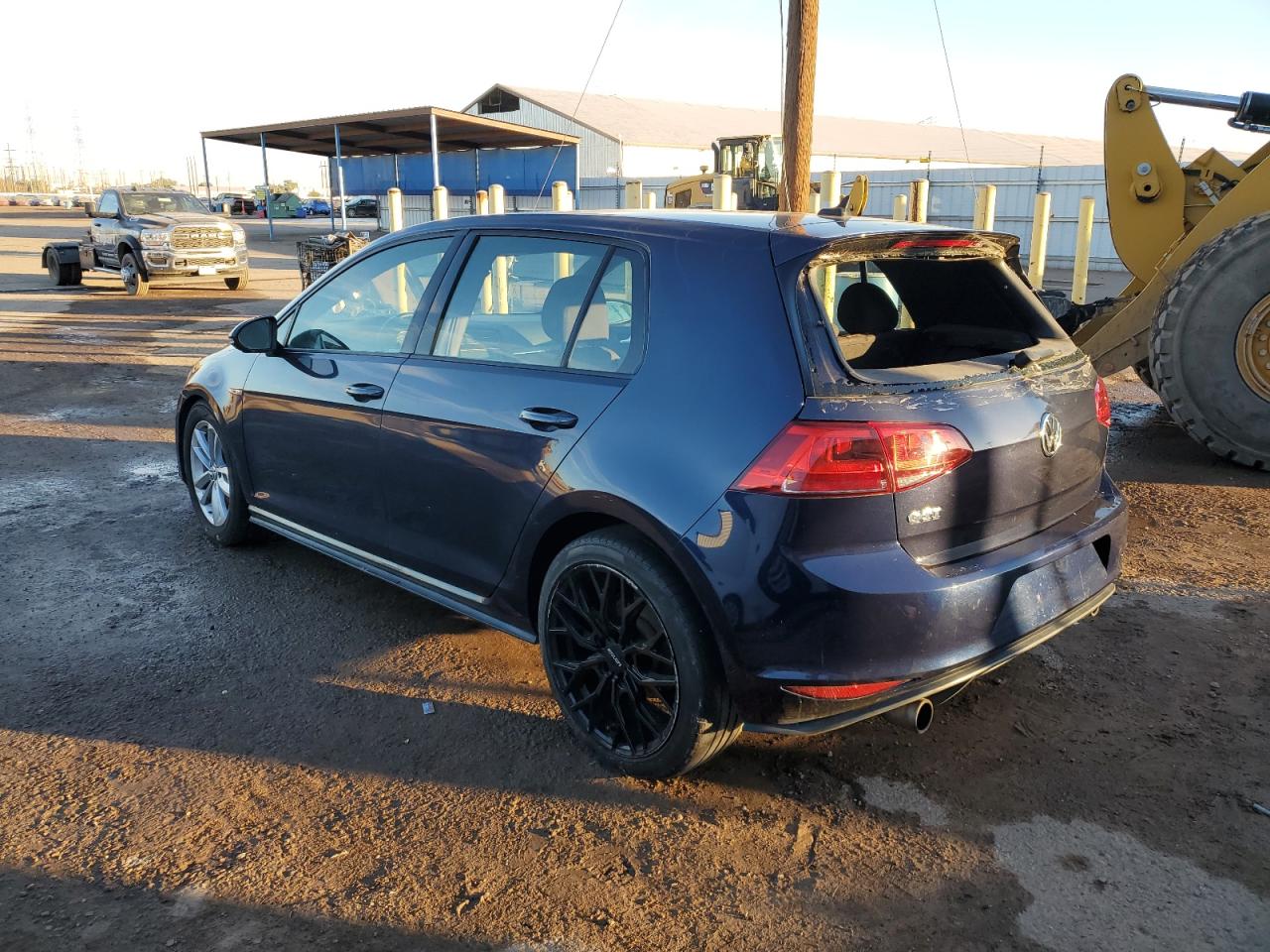 Obraz 2 z 2016 VOLKSWAGEN GTI S/SE 2016 z VIN 3VW5T7AU2GM015353