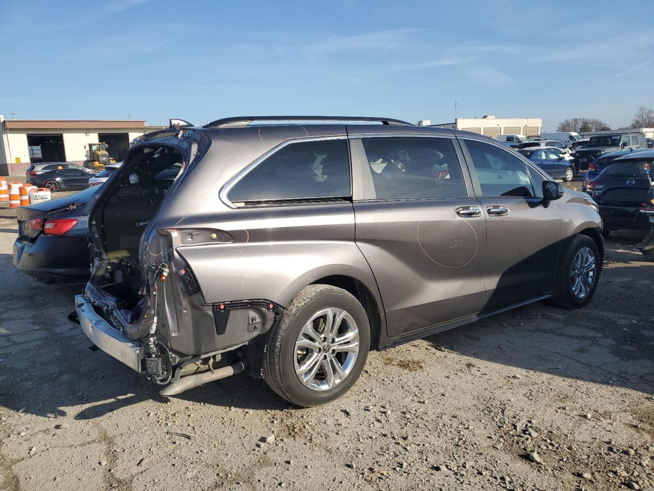 Изображение 3 2022 TOYOTA SIENNA XSE 2022 с VIN 5TDXSKFC4NS070725