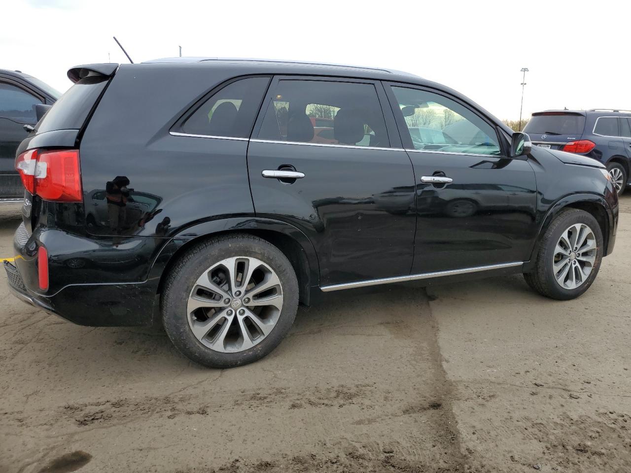 Image 3 of 2015 KIA SORENTO SX 2015 with VIN 5XYKWDA76FG588340