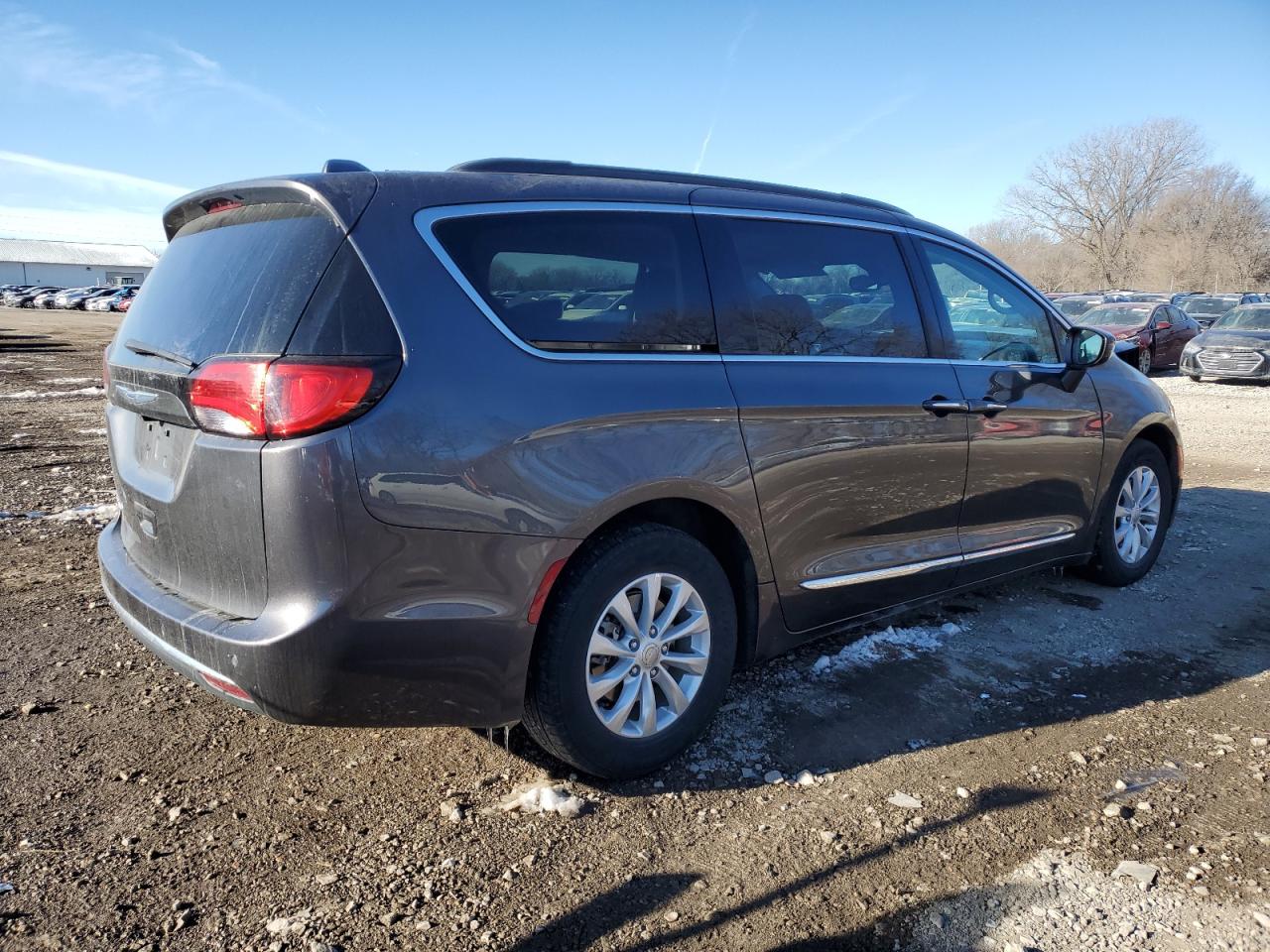 Изображение 3 2017 CHRYSLER PACIFICA TOURING L 2017 с VIN 2C4RC1BG2HR503982