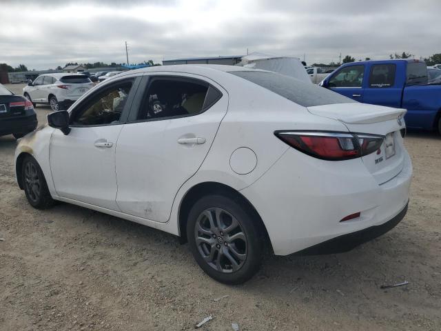 Image 2 of 2019 TOYOTA YARIS L 2019 with VIN 3MYDLBYV4KY519258