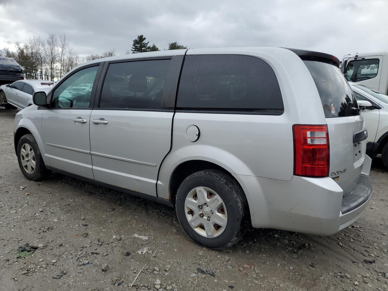 Image 2 of 2010 DODGE GRAND CARAVAN SE 2010 with VIN 2D4RN4DE7AR385251