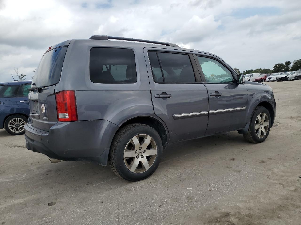Obraz 3 z 2015 HONDA PILOT TOURING 2015 z VIN 5FNYF3H95FB019336