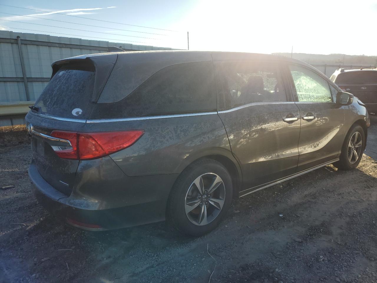 Изображение 3 2018 HONDA ODYSSEY TOURING 2018 с VIN 5FNRL6H85JB010604