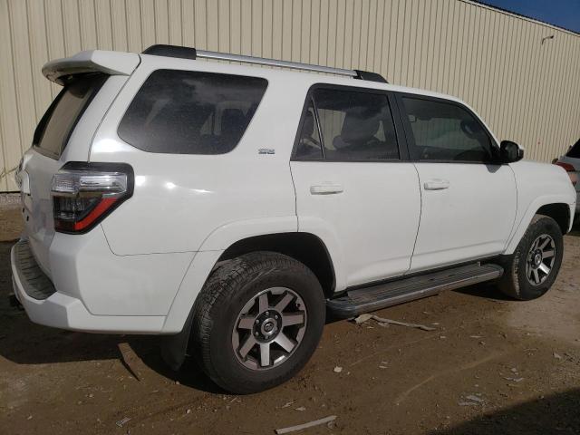 Изображение 3 2020 TOYOTA 4RUNNER SR5 2020 с VIN JTEZU5JR4L5217317