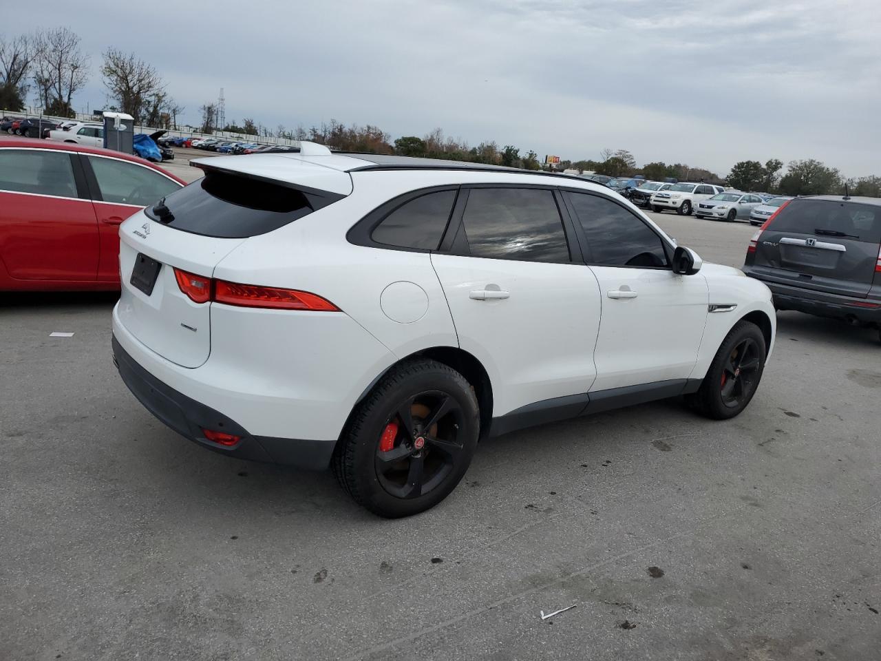 Image 3 of 2017 JAGUAR F-PACE PREMIUM 2017 with VIN SADCJ2BN7HA492521