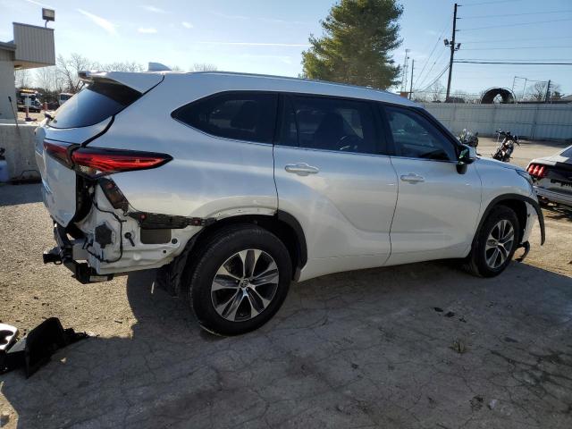 Image 3 of 2022 TOYOTA HIGHLANDER XLE 2022 with VIN 5TDGZRBH8NS578315