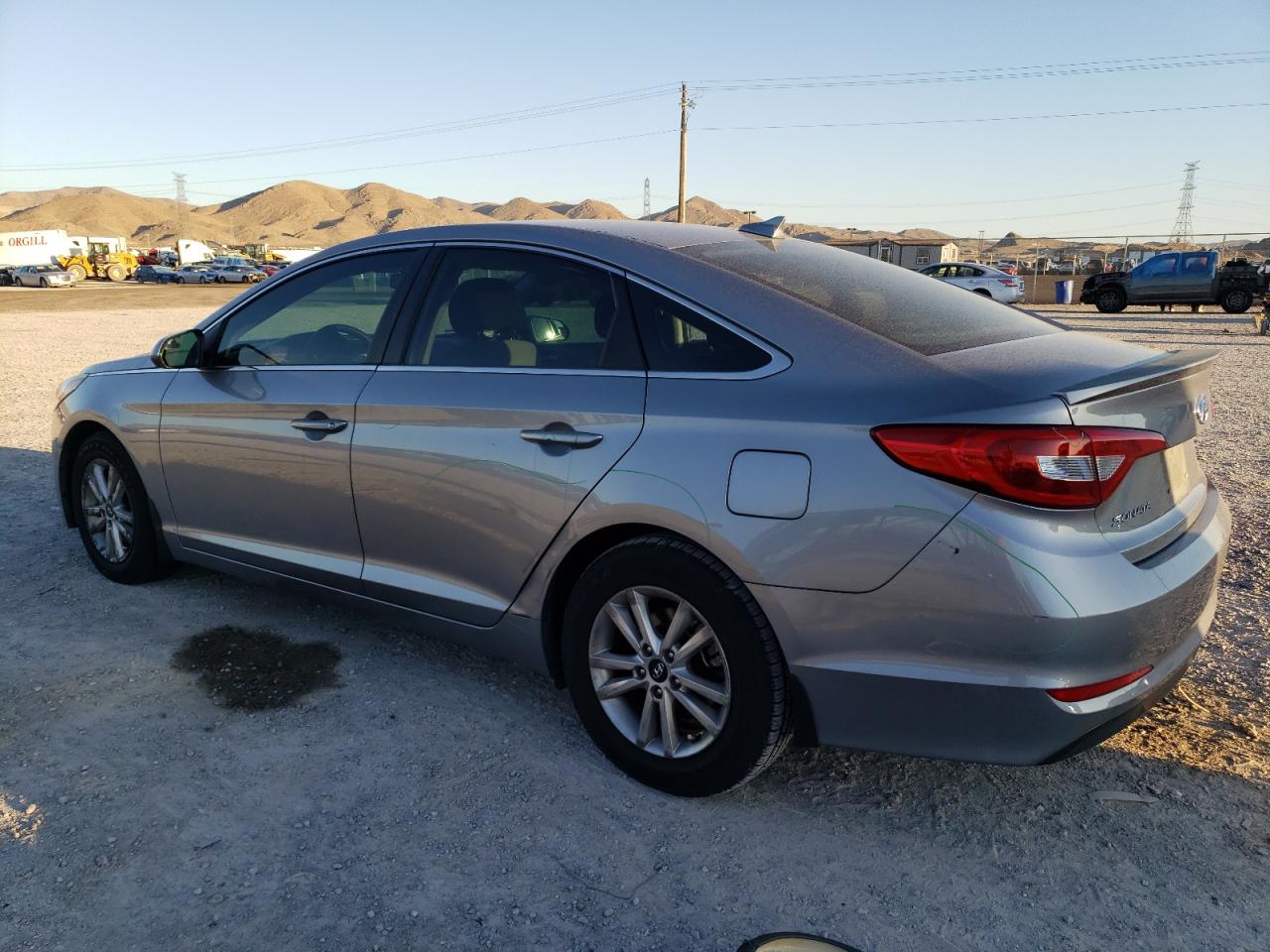 Obraz 2 z 2015 HYUNDAI SONATA SE 2015 z VIN 5NPE24AF8FH208682