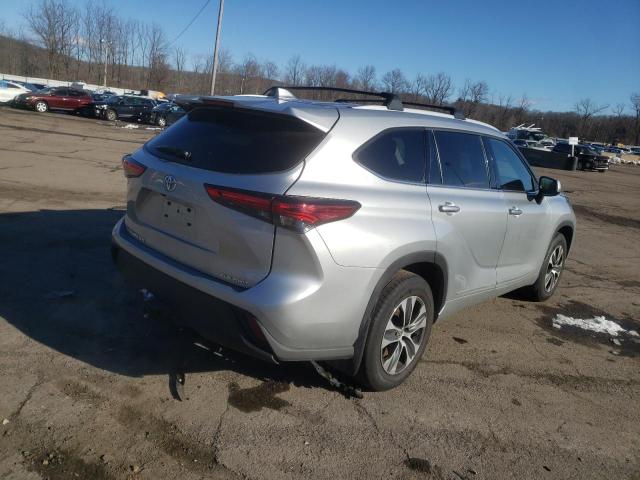 Image 3 of 2022 TOYOTA HIGHLANDER XLE 2022 with VIN 5TDGZRBH3NS592770