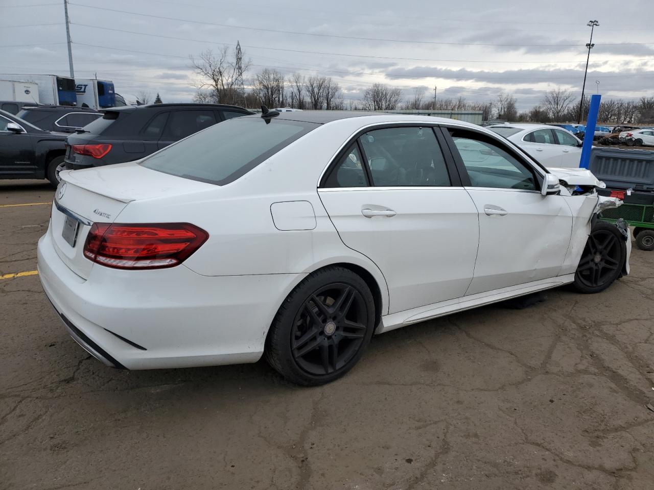Image 3 of 2014 MERCEDES-BENZ E 350 4MATIC 2014 with VIN WDDHF8JBXEB018796