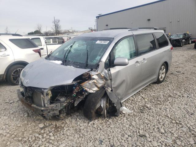 Изображение 2013 TOYOTA SIENNA LE 2013