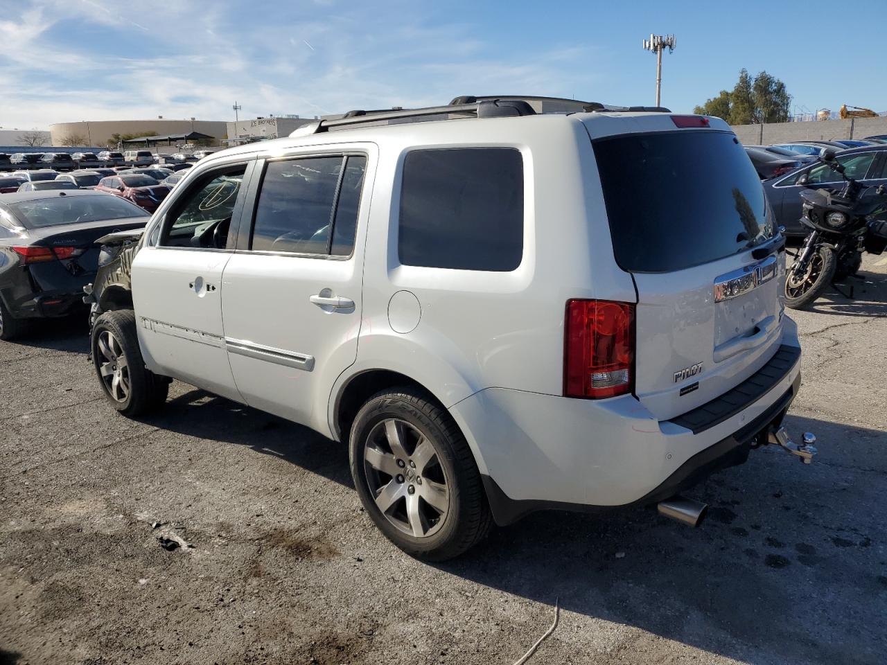 Изображение 2 2014 HONDA PILOT TOURING 2014 с VIN 5FNYF4H94EB021096