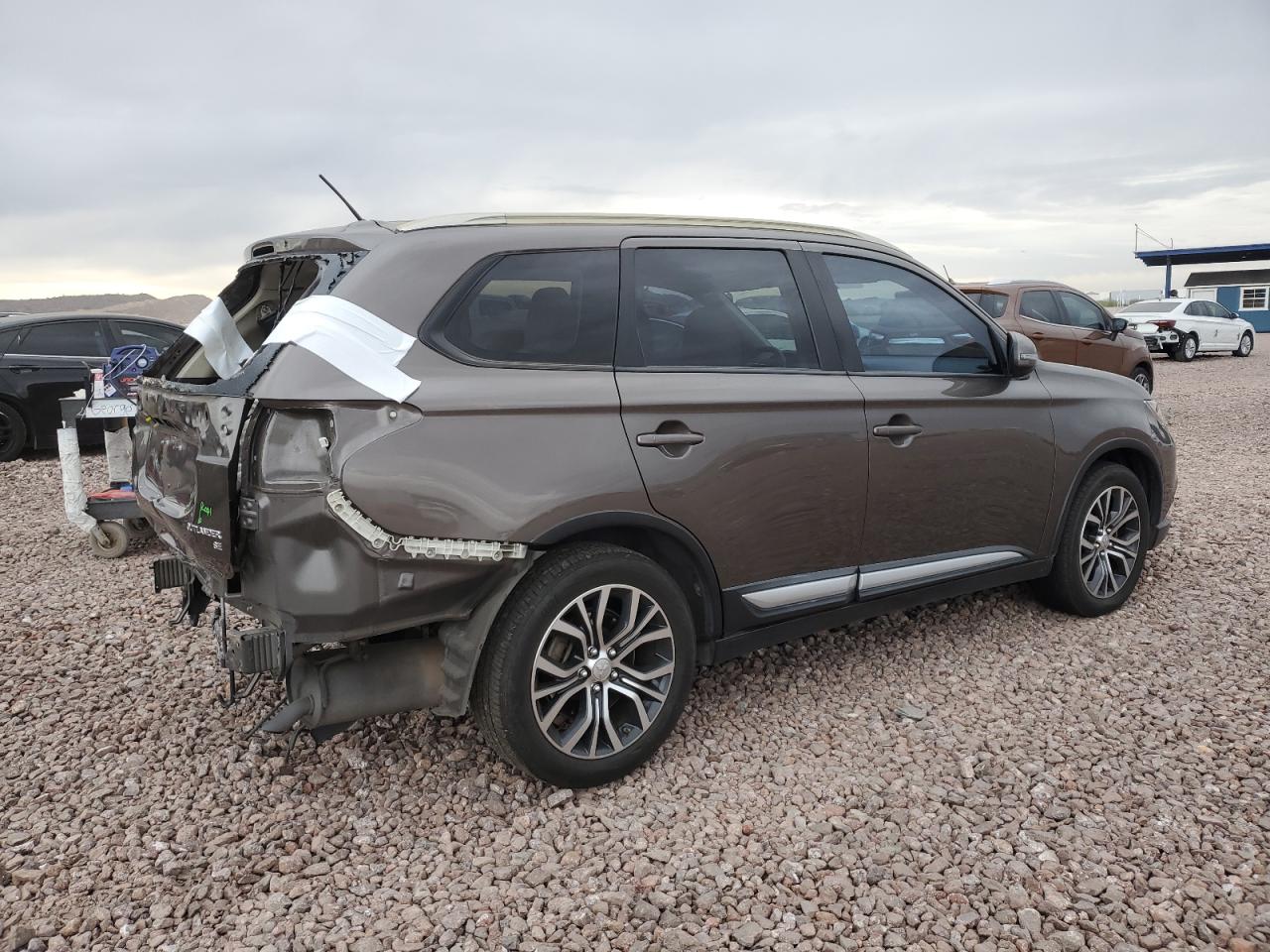Image 3 of 2016 MITSUBISHI OUTLANDER SE 2016 with VIN JA4AD3A33GZ013828