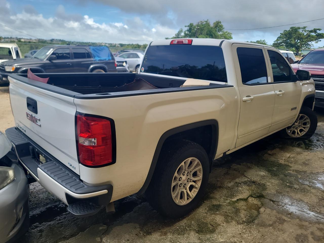Image 3 of 2017 GMC SIERRA K1500 SLE 2017 with VIN 3GTU2MEC1HG447742