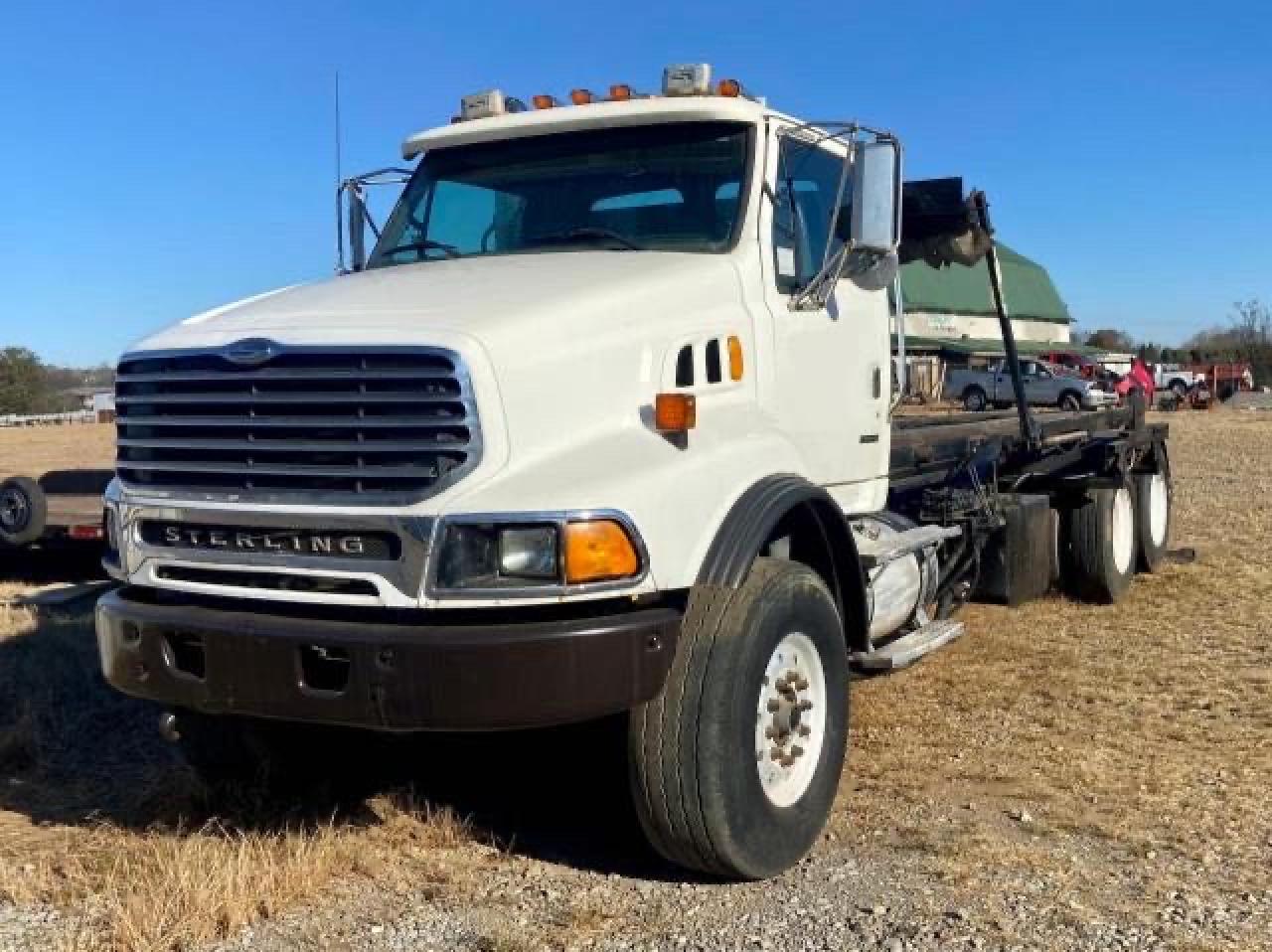 Image 2 of 2006 STERLING TRUCK L 9500 2006 with VIN 2FZHAZCV16AU60442