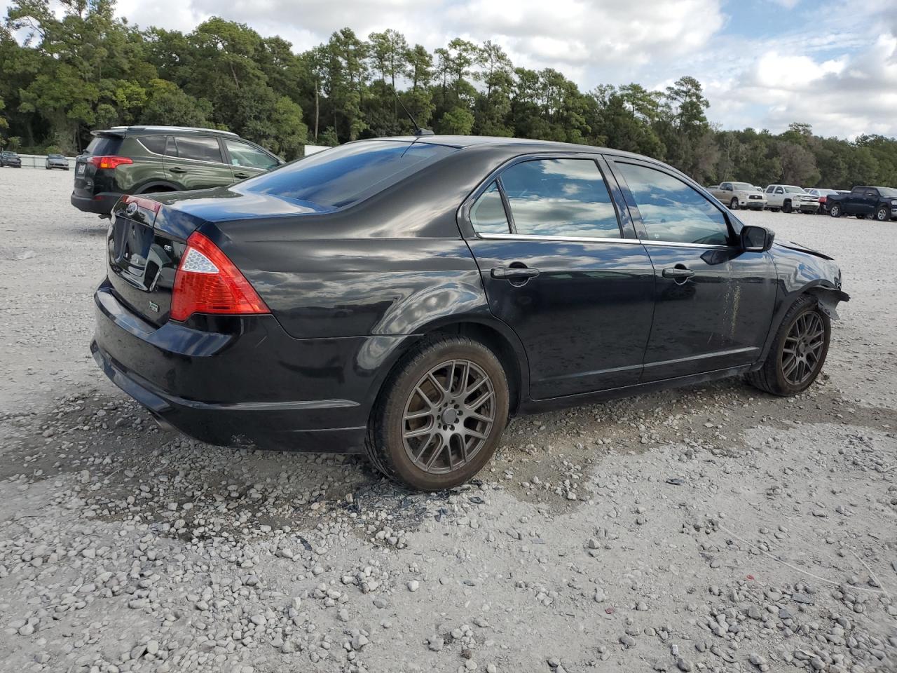 Image 3 of 2010 FORD FUSION SE 2010 with VIN 3FAHP0HG7AR430289