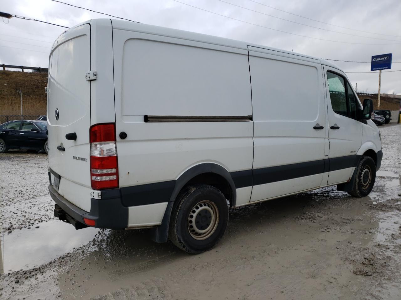 Image 3 of 2015 MERCEDES-BENZ SPRINTER 2500 2015 with VIN WD3PE7DC0F5985922