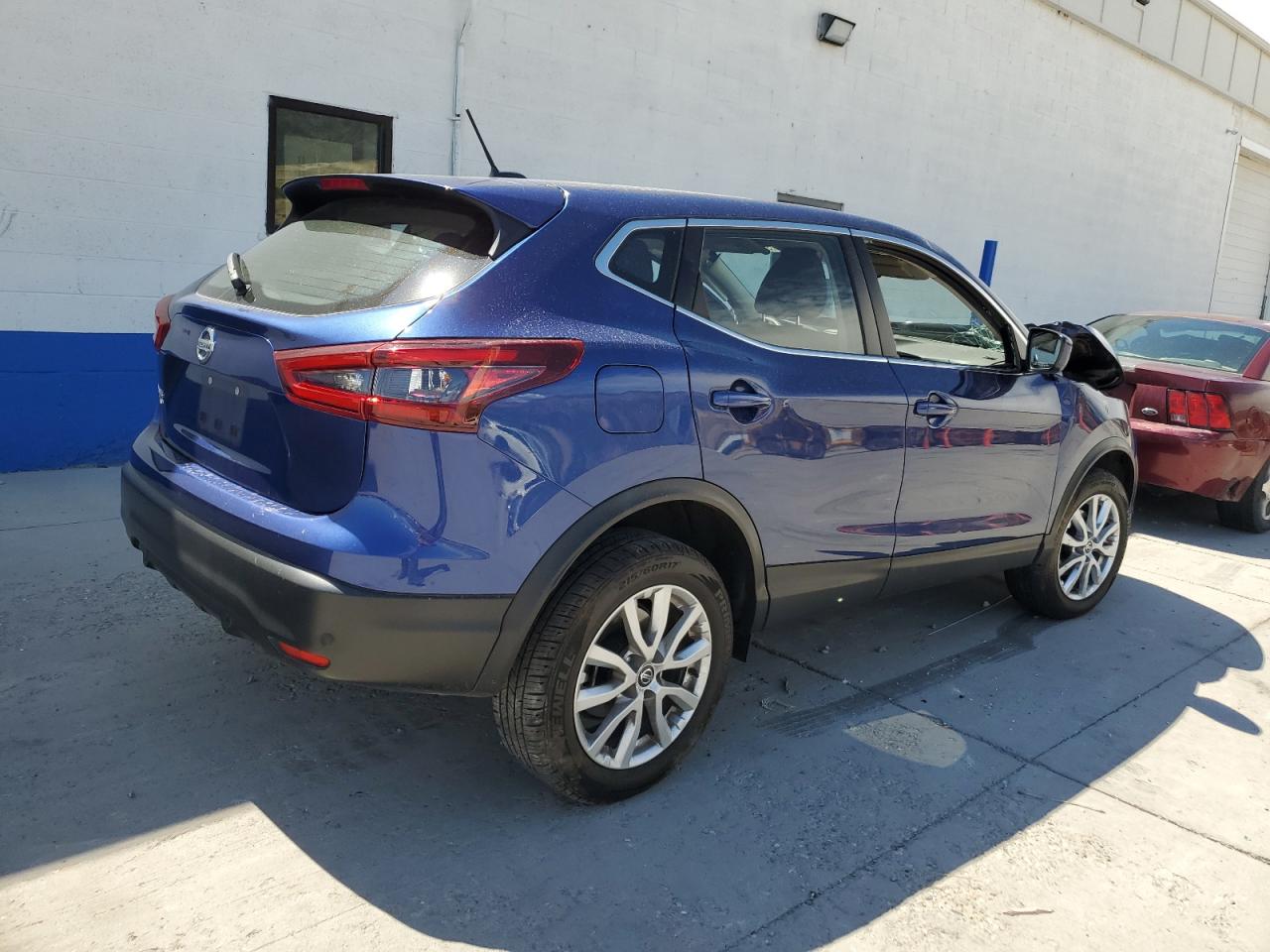 Obraz 3 z 2021 NISSAN ROGUE SPORT S 2021 z VIN JN1BJ1AV3MW313586