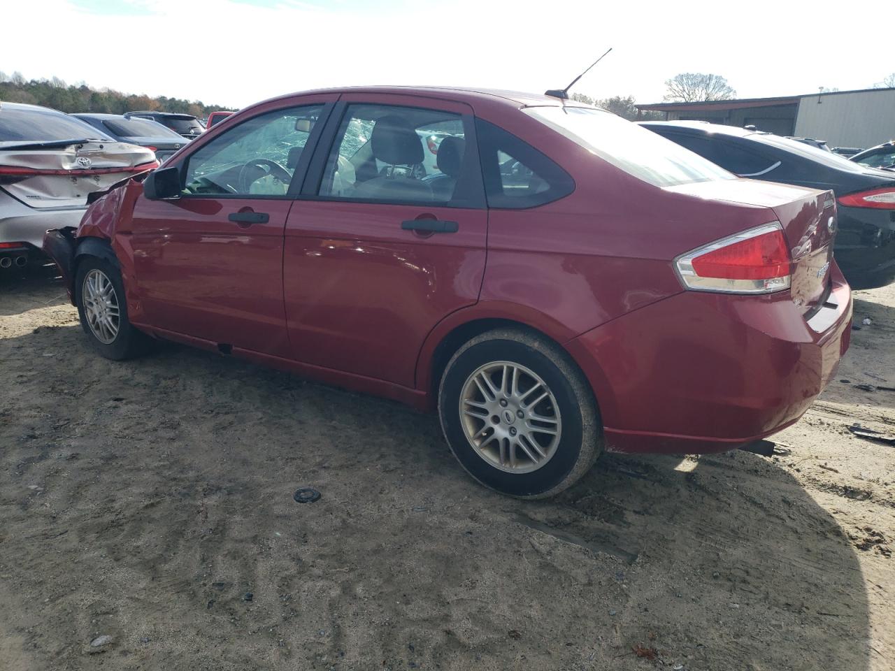 Image 2 of 2010 FORD FOCUS SE 2010 with VIN 1FAHP3FN2AW202703