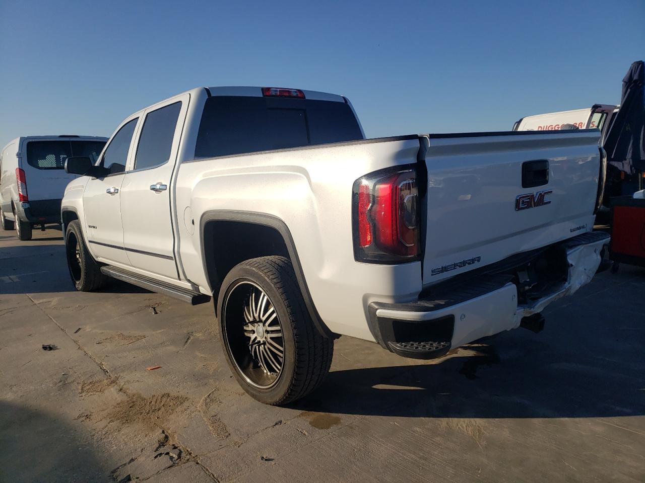 Image 2 of 2018 GMC SIERRA C1500 DENALI 2018 with VIN 3GTP1PEJ0JG385238