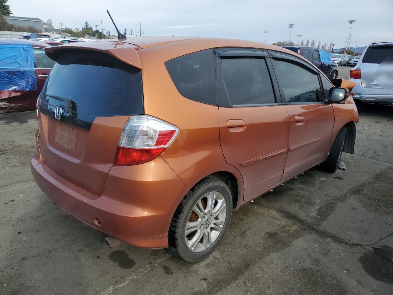 Image 3 of 2011 HONDA FIT SPORT 2011 with VIN JHMGE8H5XBC013000