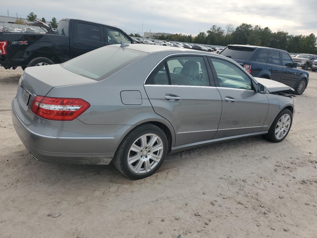 Obraz 3 z 2013 MERCEDES-BENZ E 350 2013 z VIN WDDHF5KB9DA725793