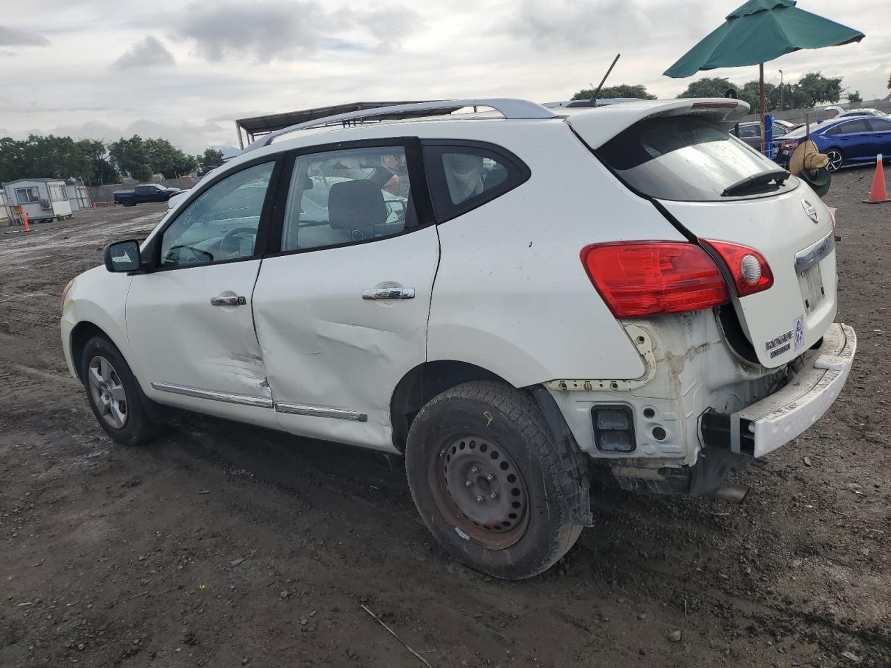 Изображение 2 2015 NISSAN ROGUE SELECT S 2015 с VIN JN8AS5MT4FW161574