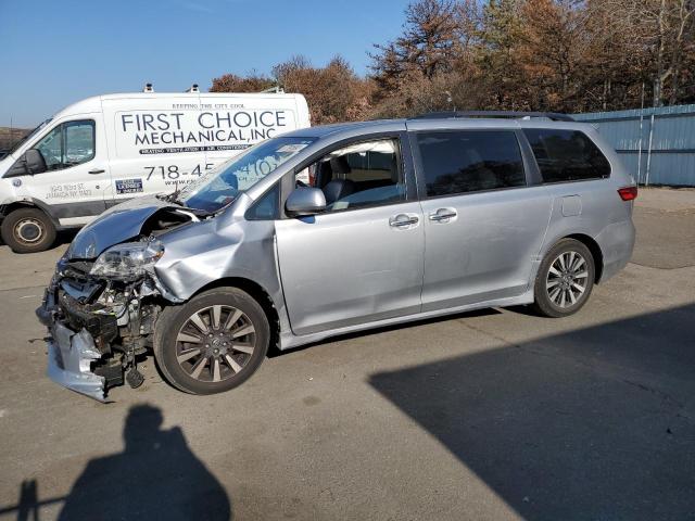 2019 TOYOTA SIENNA XLE 2019 image