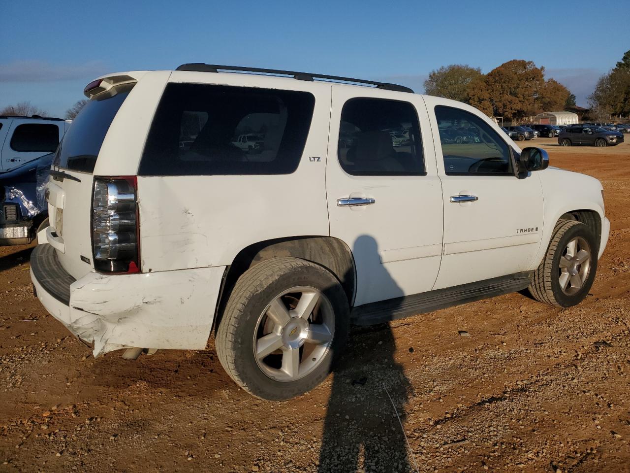 Image 3 of 2008 CHEVROLET TAHOE C1500 2008 with VIN 1GNFC13018J225267