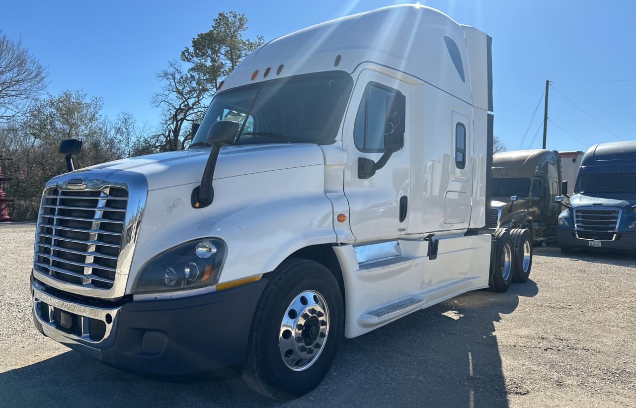 2015 FREIGHTLINER CASCADIA 125  2015 image