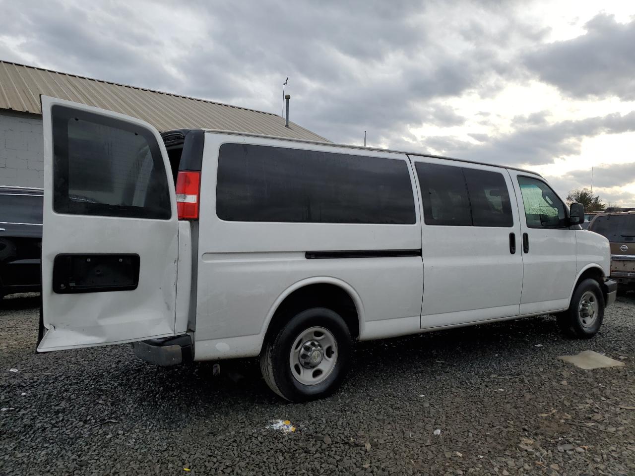 Obraz 3 z 2016 CHEVROLET EXPRESS G3500 LT 2016 z VIN 1GAZGPFG9G1272043