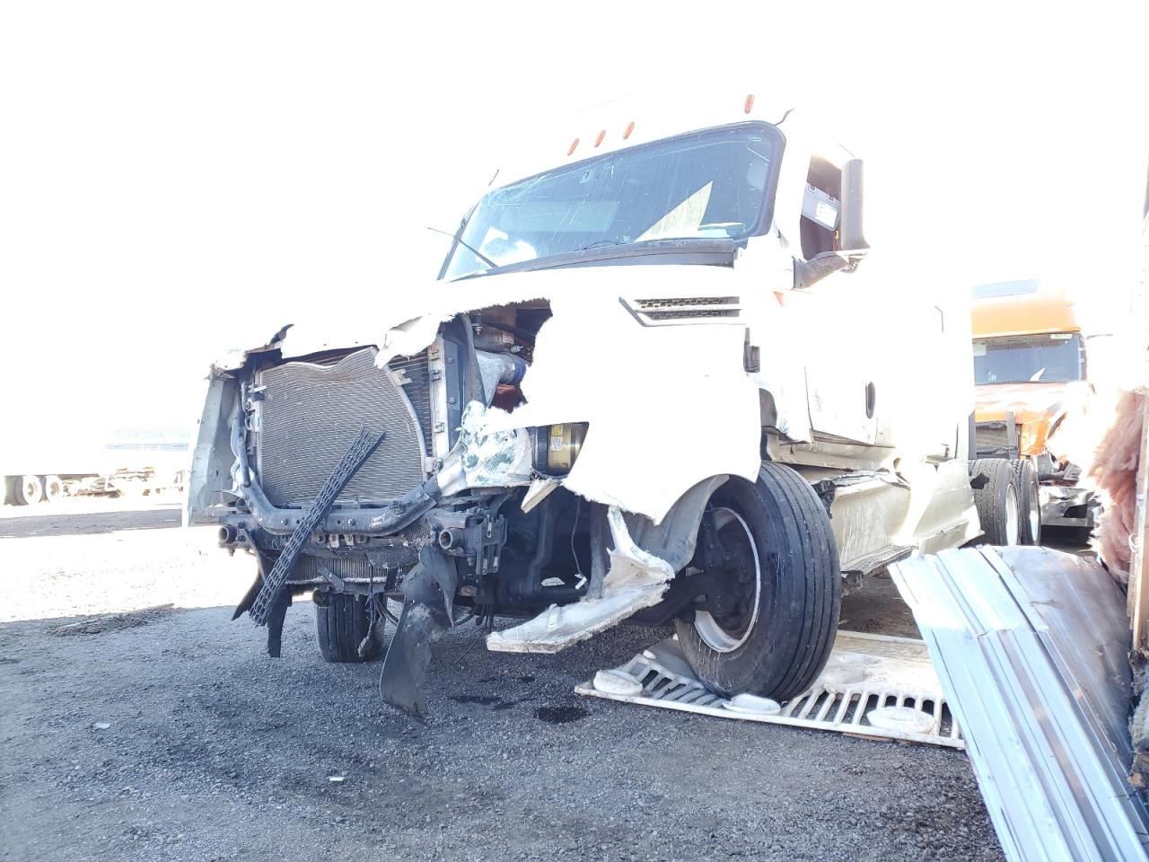Image 2 of 2022 FREIGHTLINER CASCADIA 126  2022 with VIN 3AKJHHFG4NSNJ0953