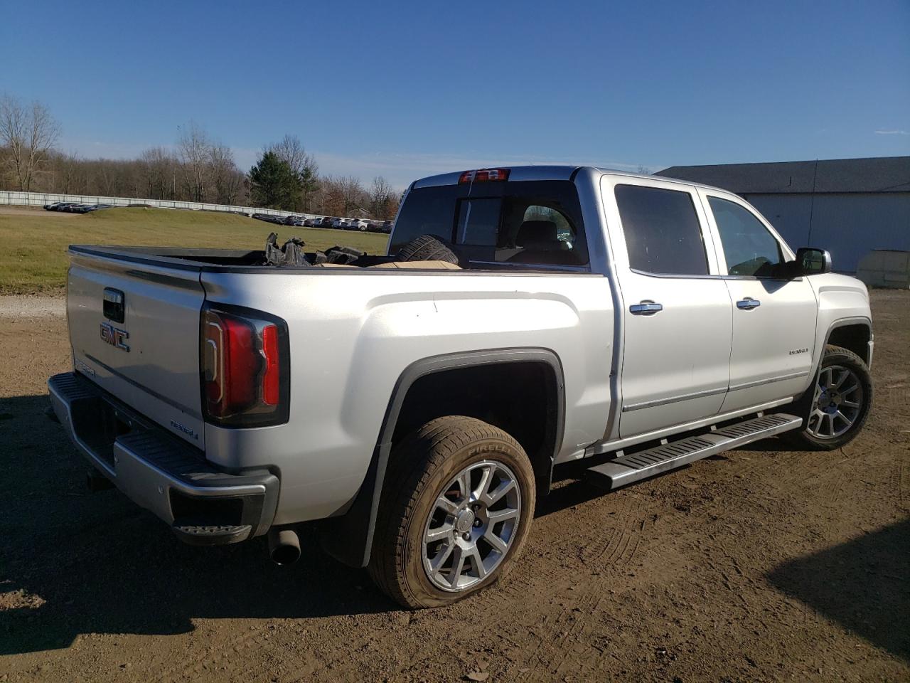 Image 3 of 2018 GMC SIERRA K1500 DENALI 2018 with VIN 3GTU2PEJ3JG123536